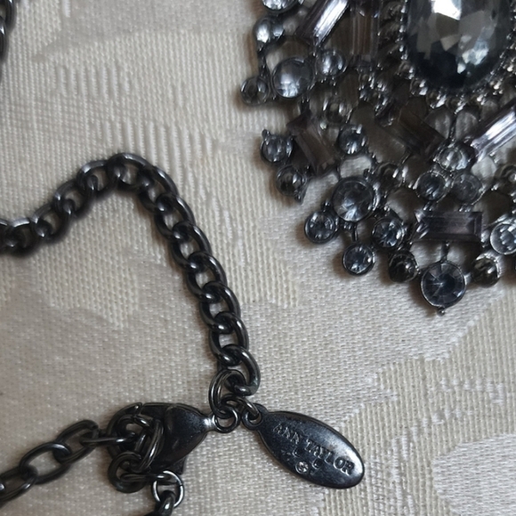 ANN TAYLOR Vintage Silver Tone Victorian Pendant Necklace - Picture 5 of 8